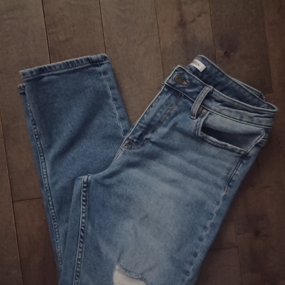 Vigoss Stylish Ripped Blue Jeans - Picture 10 of 10